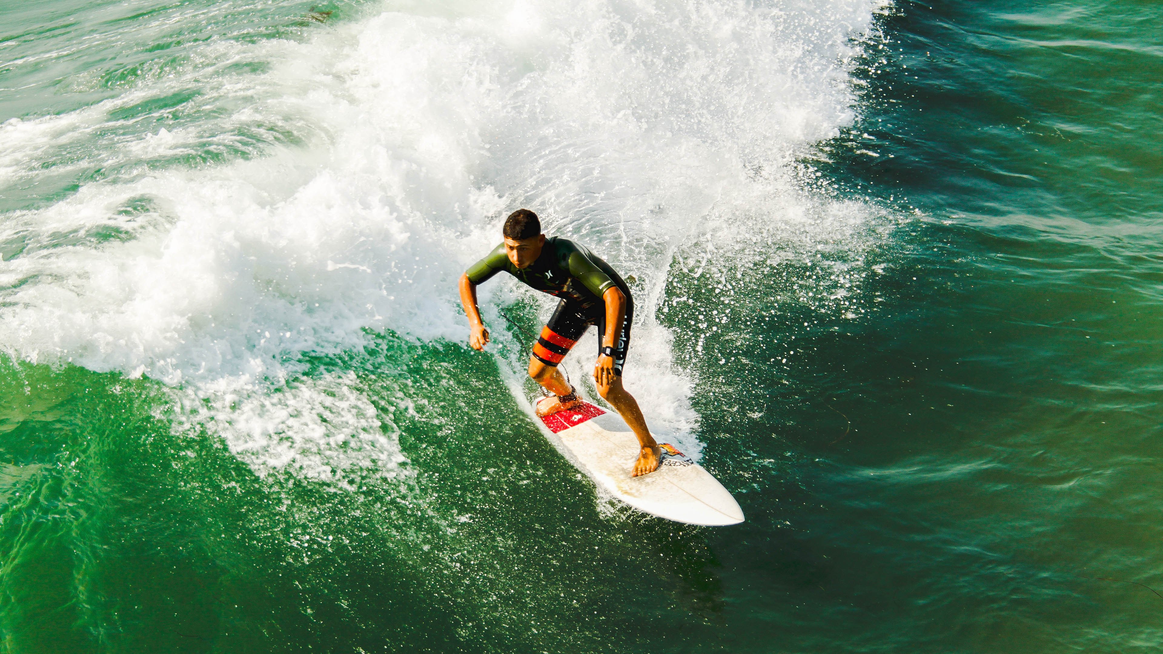 开云下载-欧冠决赛之夜，贝林厄姆的压制级表演，如何撕碎对手的战术蓝图？