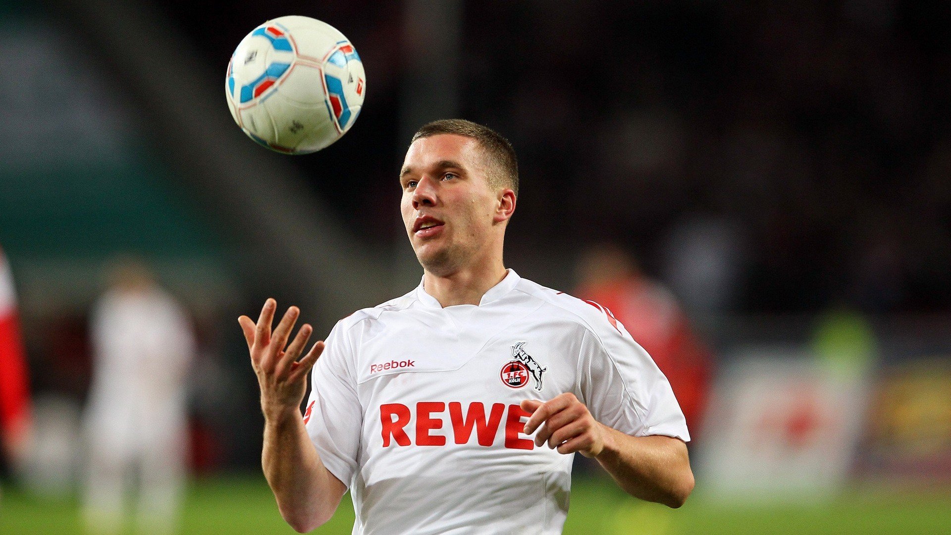 开云体育下载-布鲁诺成为胜负手，乌克兰压制尼日利亚，一场战术与意志的现代足球演绎