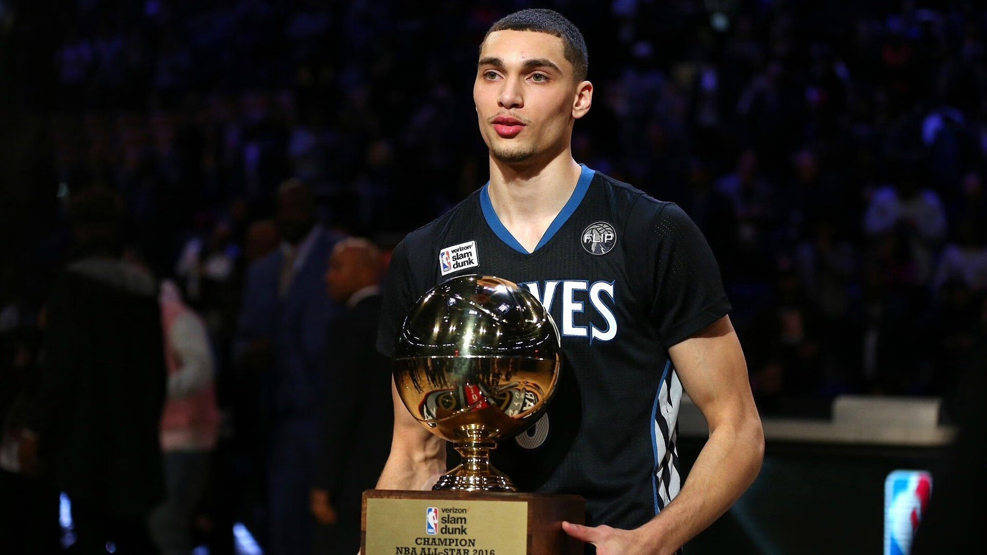 开云平台-德罗赞末节封喉，爵士强行终结勇士王朝最后心跳  第2张