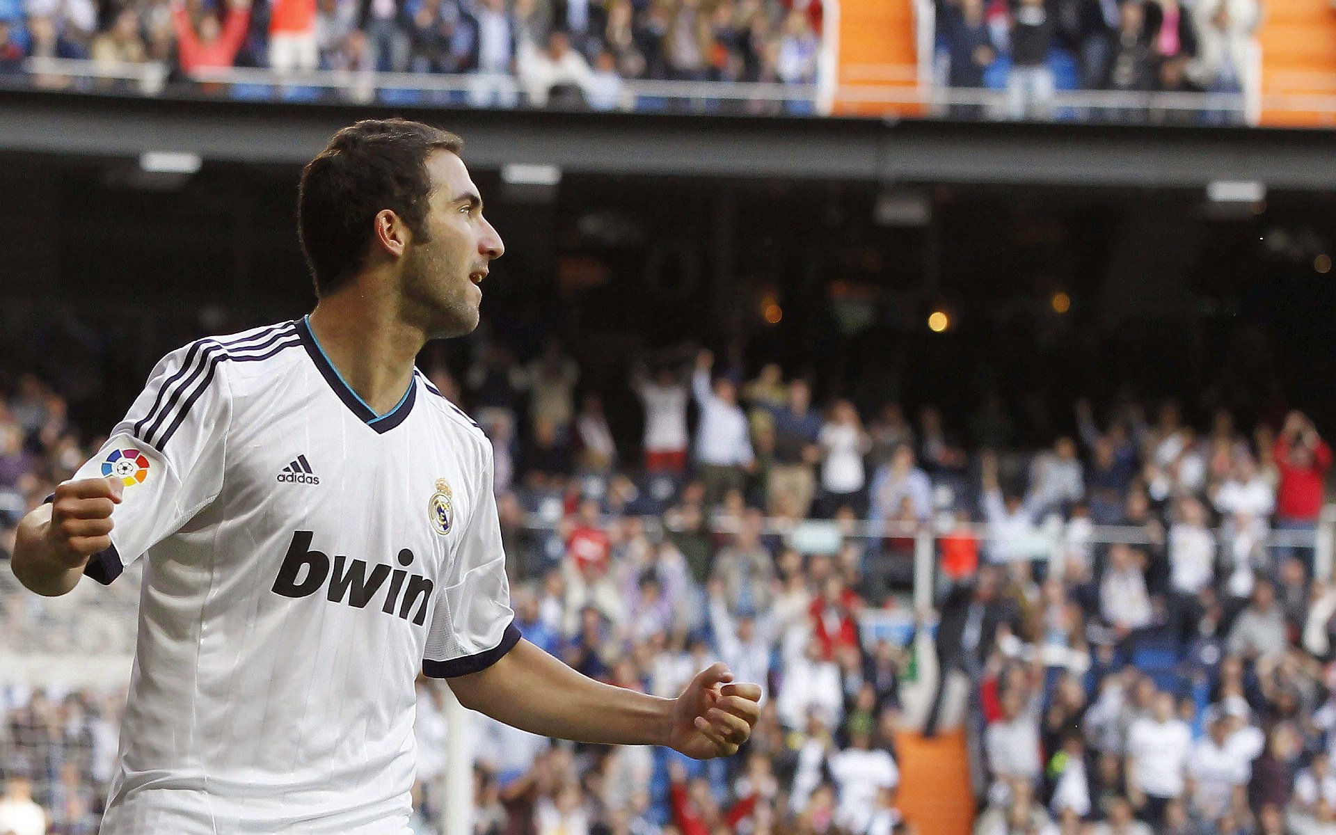 开云体育下载-凯恩的季后赛，当足球杀手闯入NBA之夜  第2张