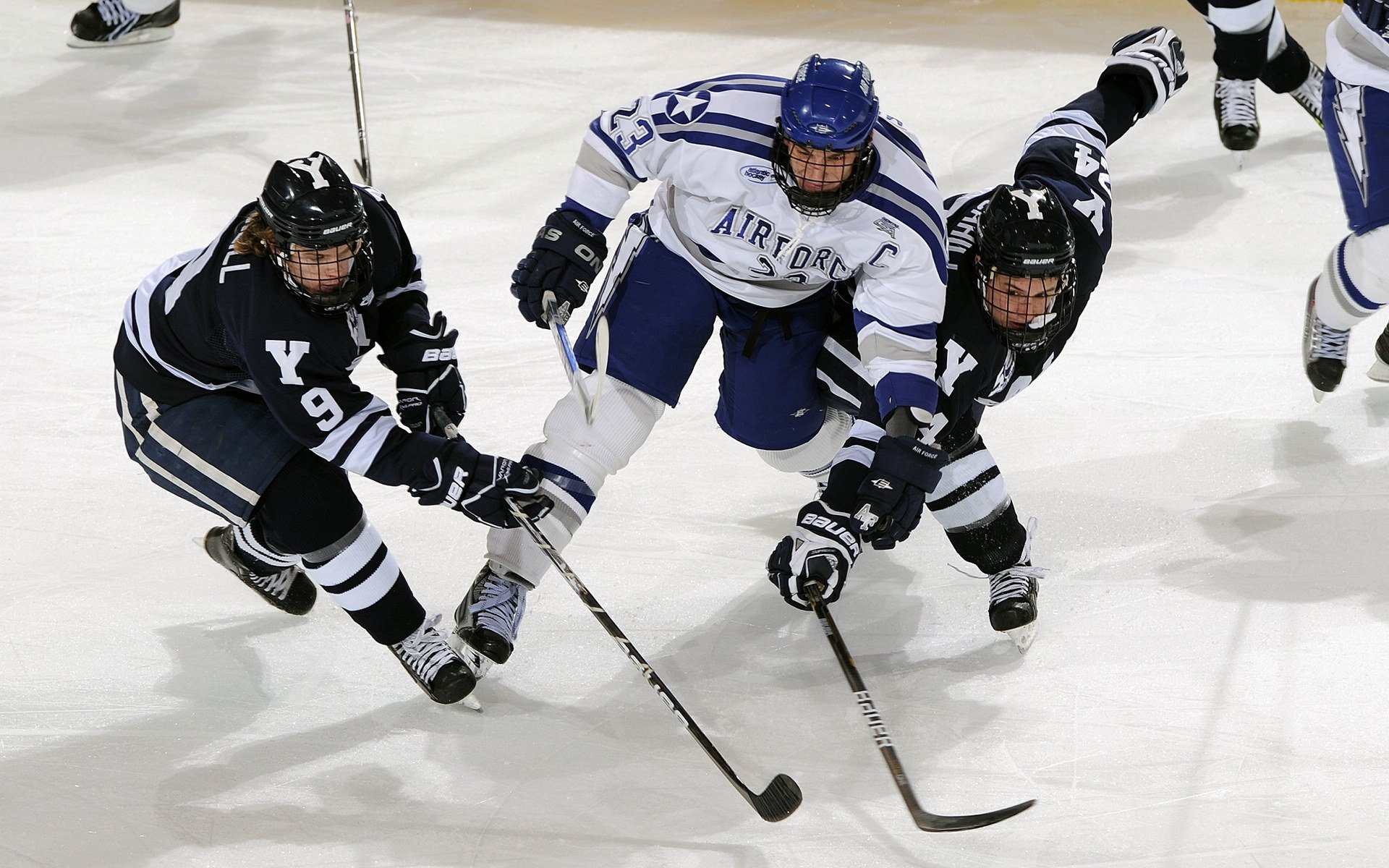 开云平台-北欧铁骑与洛城孤星，当压制成为跨越赛场的共同语言  第2张