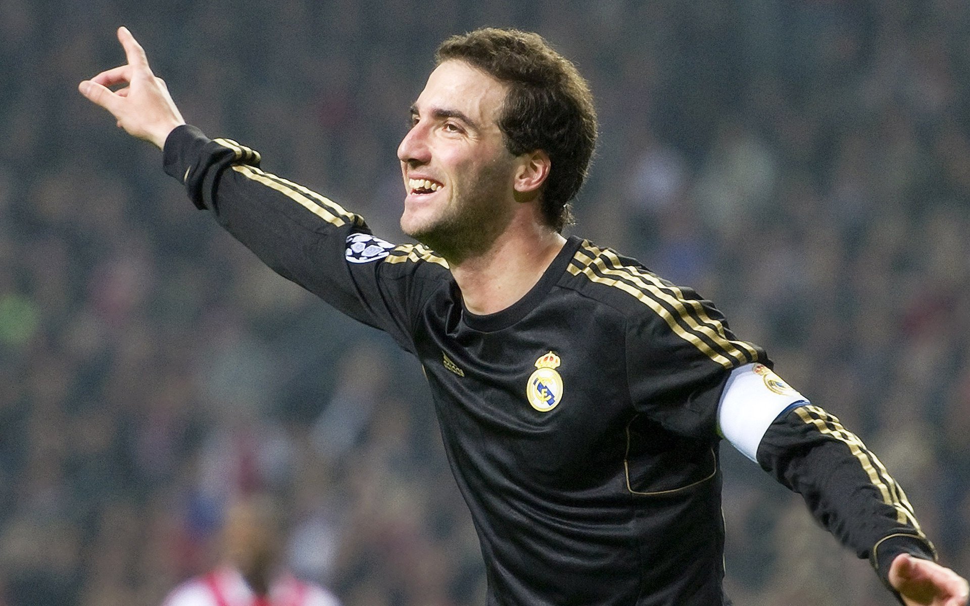 开云平台-欧冠半决赛焦点战，当韩国绝杀南非，足球如何缝合世界的裂痕  第2张