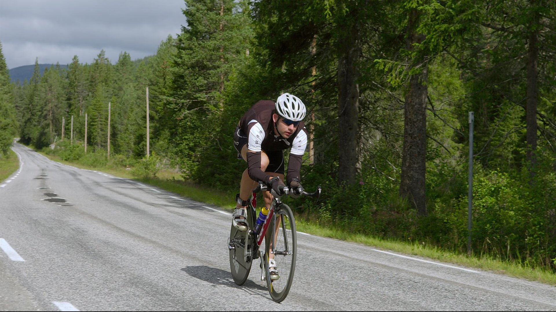 开云体育平台APP-牙买加防守锁死毕尔巴鄂，格纳布里如何用一己之力主宰比赛走向？  第2张